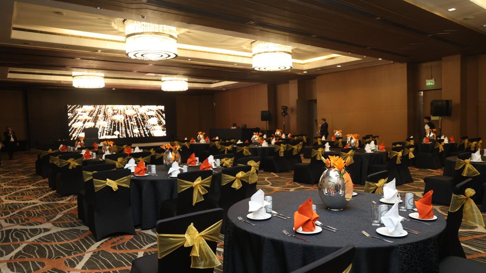 Holiday Inn New Delhi Aerocity By Ihg Exterior foto The ballroom of the hotel