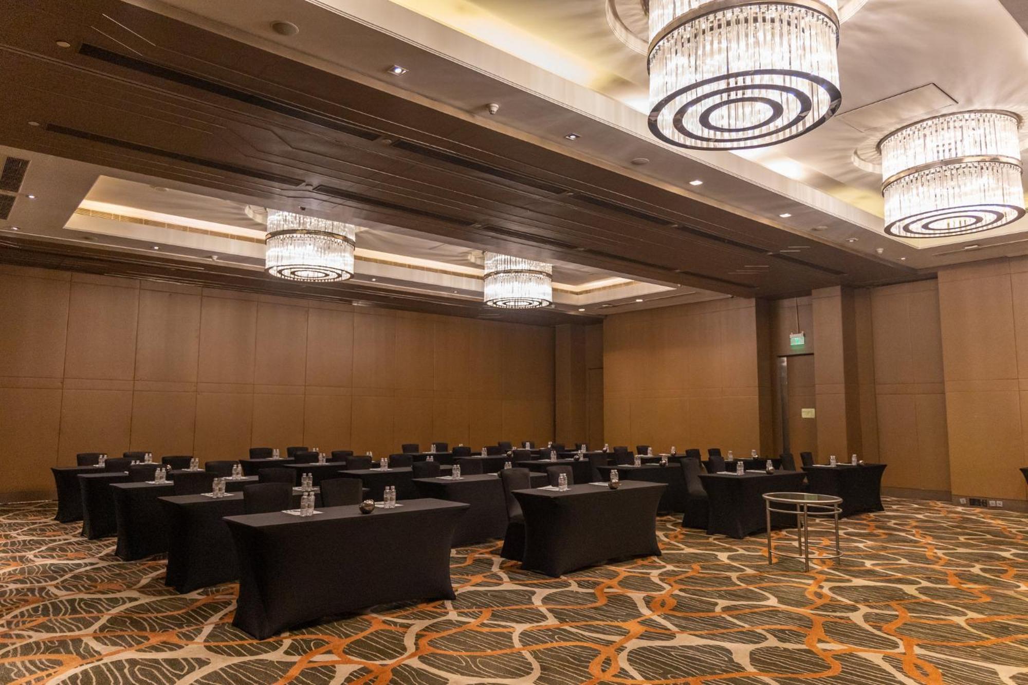 Holiday Inn New Delhi Aerocity By Ihg Exterior foto Meeting room